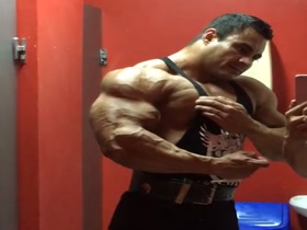 James Bondi Guns