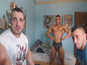 Thumb 4