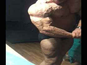 Thumb 12