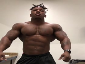 Tonio Burton