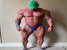 Huge Posing