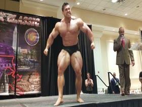 Massive Derek Lunsford puts a show