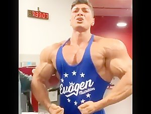 Gym pump flexing