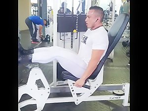 RICO CULAZO EN CALZÓN ROJO
